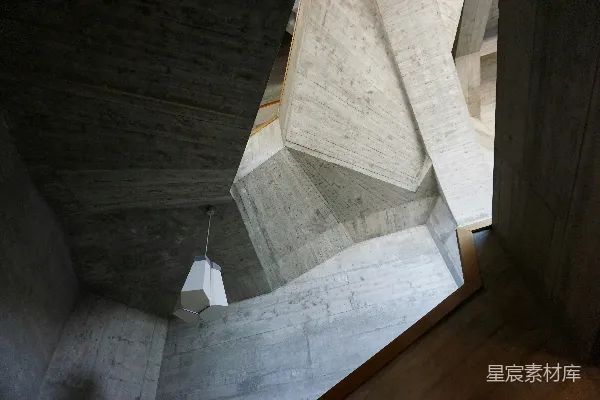 高清摄影 白色和棕色的混凝土建筑