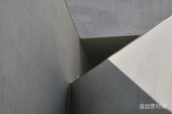 高清摄影 具象建筑的抽象表现，带有尖锐的角和阴影。