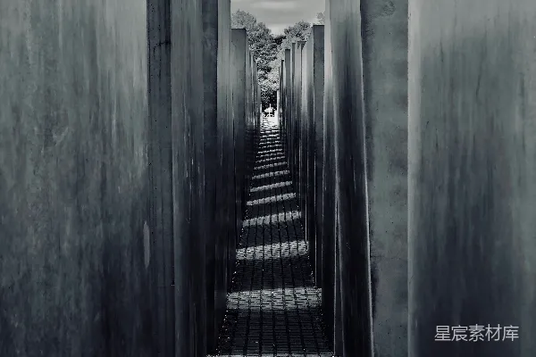 高清摄影 两墙之间的空走廊