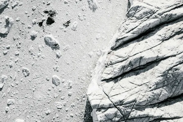 高清摄影 雪中的白石