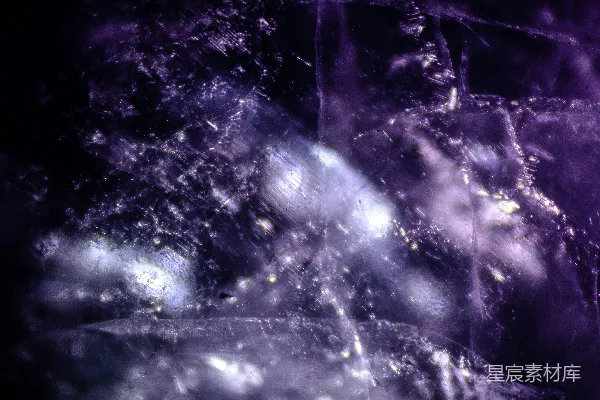 高清摄影 紫色和白色相间的星系插图
