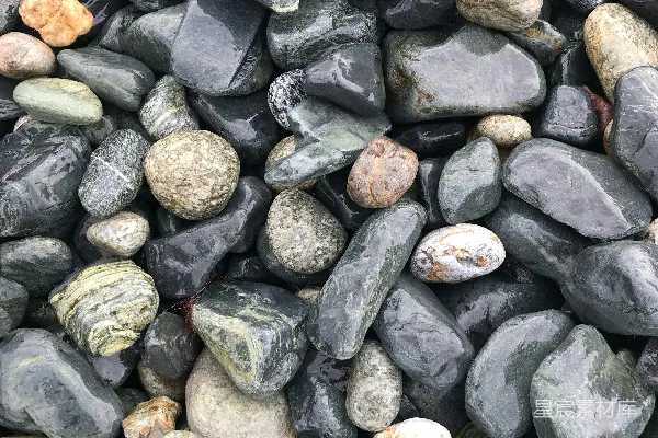 高清摄影 一堆石头并排坐着。