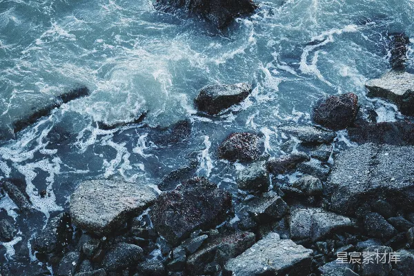 高清摄影 水中的石头