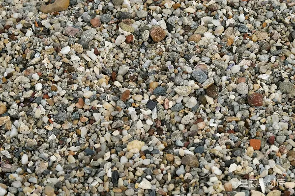 高清摄影 质地感的背景，由小块多彩的鹅卵石和沙子组成。