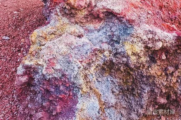 高清摄影 色彩斑斓的火山岩石，带有红色、黄色和蓝色的色调。