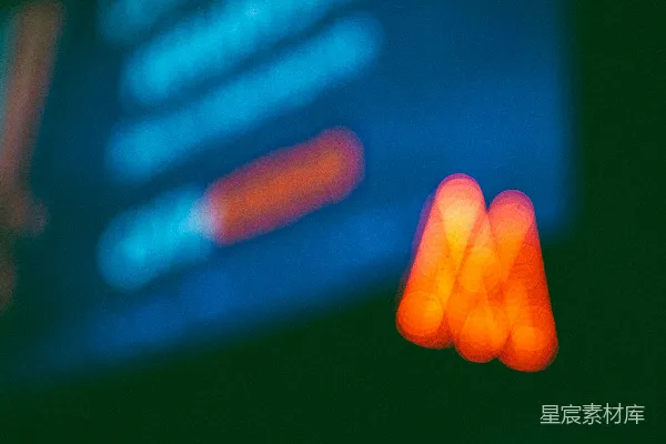 高清摄影 模糊的照片，显示一个交通信号灯。