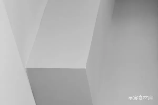 高清摄影 一个白色楼梯和白色栏杆