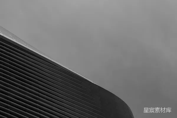 高清摄影 现代建筑在多云的天空下。