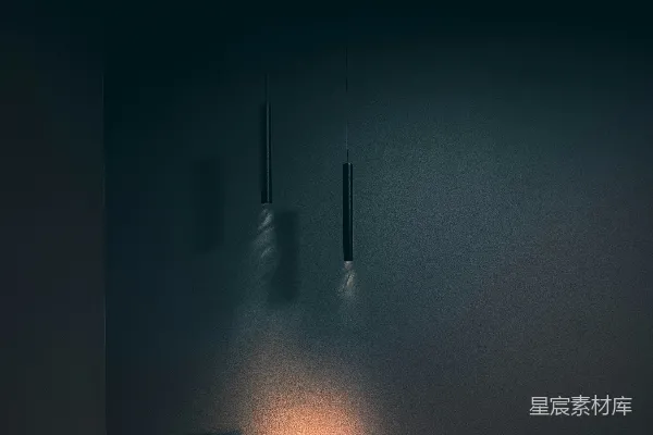高清摄影 墙上亮着几盏灯。