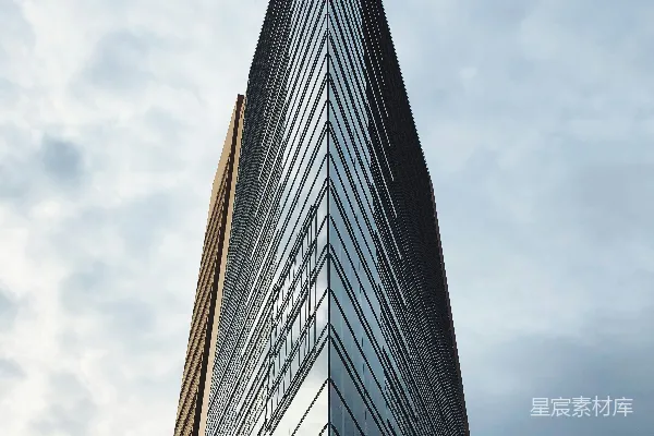 高清摄影 三角形幕墙建筑在白天