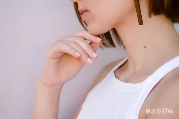 高清摄影 面向右侧的女性视角