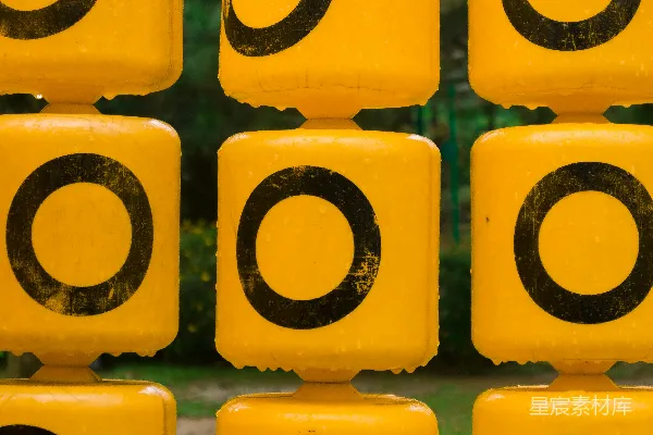 高清摄影 一组黄黑相间的字母