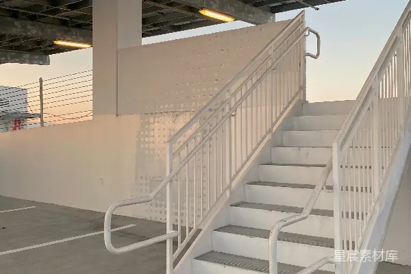 高清摄影 一座建筑物中的楼梯
