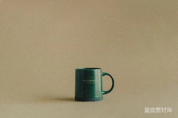 高清摄影 一个蓝色的咖啡杯