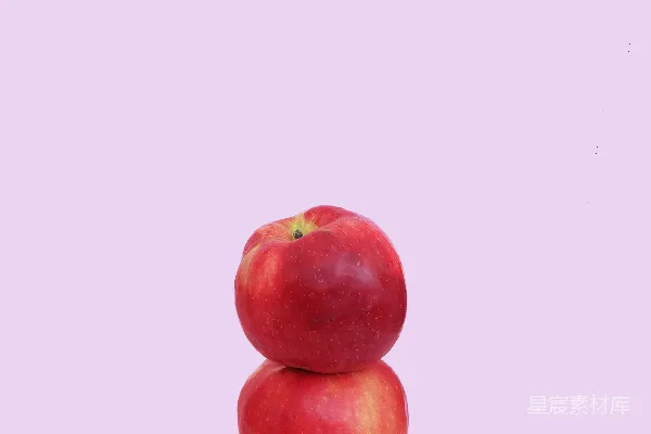 高清摄影 三个重叠的红蛇果苹果