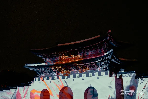 高清摄影 一座有钟表的高大建筑物