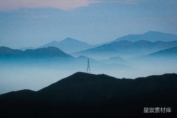 高清摄影 蓝天下的山脉