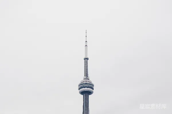 高清摄影 一座带有钟表的高塔