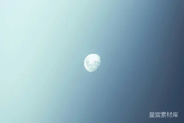 高清摄影 天空中的满月
