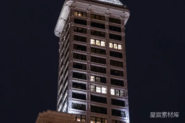 高清摄影 夜晚点亮的高楼