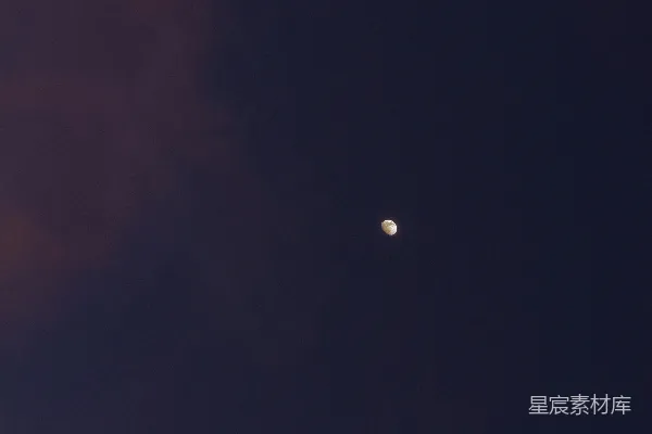 高清摄影 夜空中悬挂的月亮