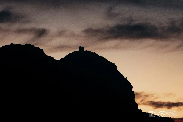 高清摄影 夕阳下山峦的剪影