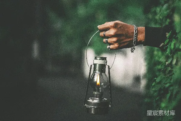 高清摄影 向透明玻璃杯中倒水