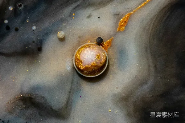 高清摄影 白天水面上的水滴