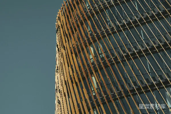 高清摄影 现代建筑，木板结构在蓝天背景下。
