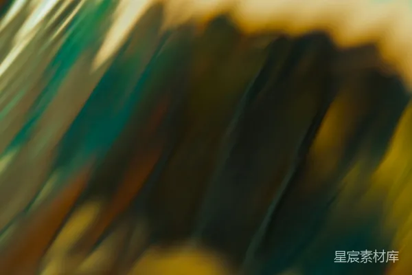 高清摄影 模糊的抽象背景，带有对角线条纹，颜色为绿色、棕色和黄色。