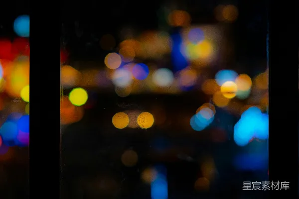 高清摄影 夜晚色彩鲜艳的抽象光斑。
