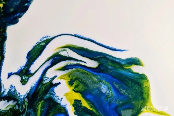 高清摄影 一幅背景中有天空的树的画作