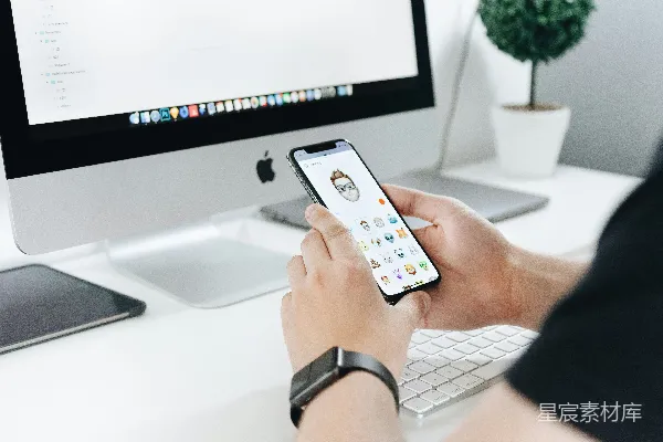 高清摄影 拿着iPhone X的人