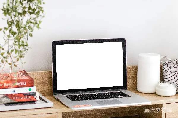 高清摄影 MacBook Pro 开机