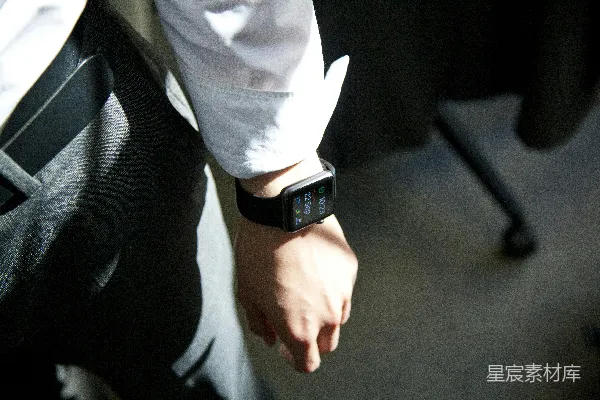 高清摄影 手腕上的Apple Watch