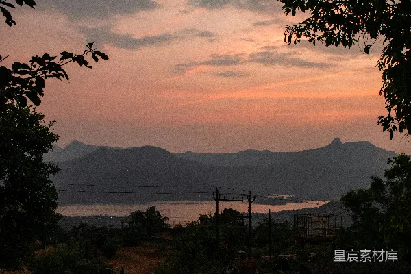 高清摄影 夕阳下的山景