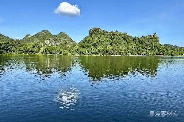 高清摄影 山水画卷：漓江畔的宁静时光