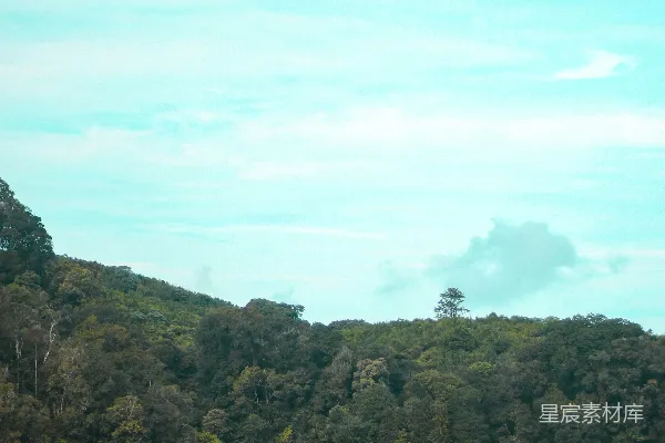 高清摄影 湖面上的渔舟