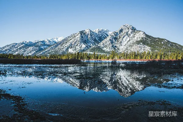高清摄影 雪山倒影湖畔