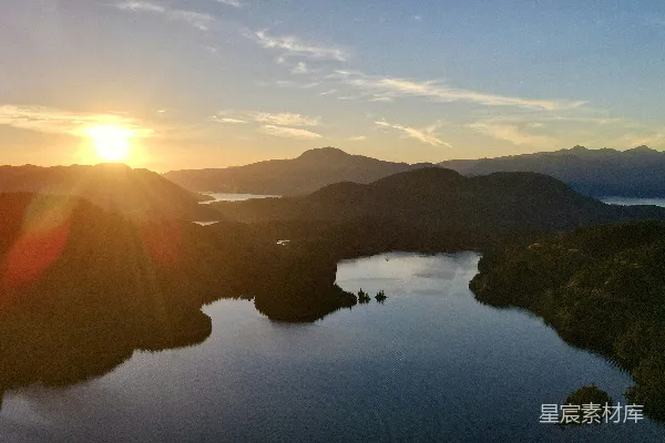 高清摄影 日落时分的宁静湖景