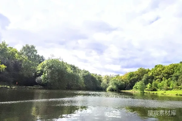 高清摄影 宁静的湖畔风光