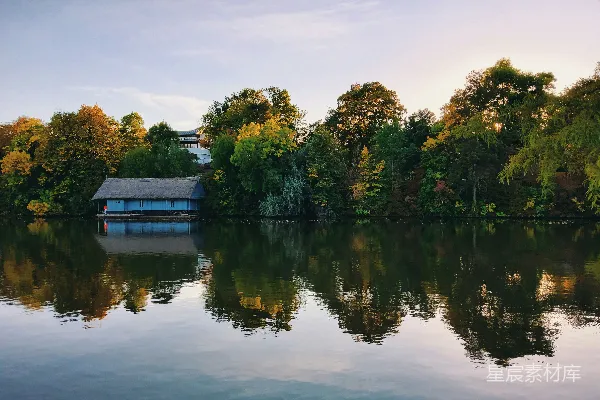 高清摄影 湖畔的宁静时光