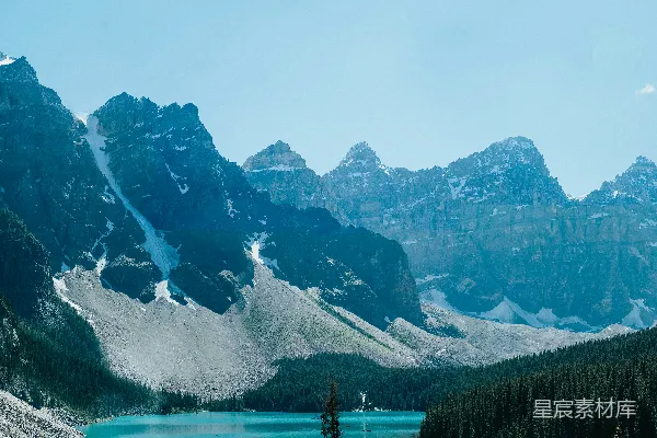 高清摄影 雪山倒映湖景