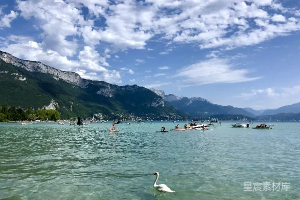 高清摄影 湖畔悠闲时光