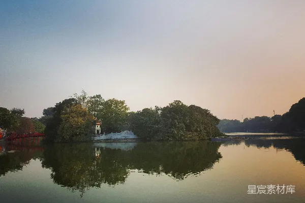 高清摄影 夕阳下的宁静湖畔