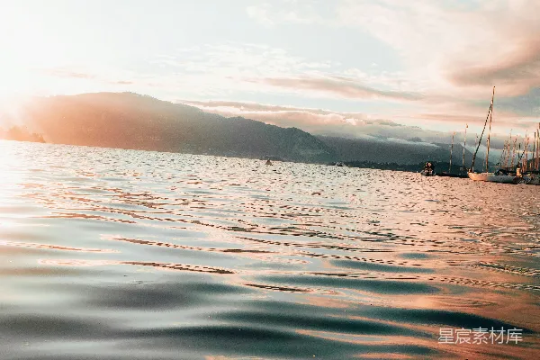 高清摄影 日落时分的宁静湖景