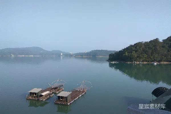 高清摄影 湖边的静谧时光
