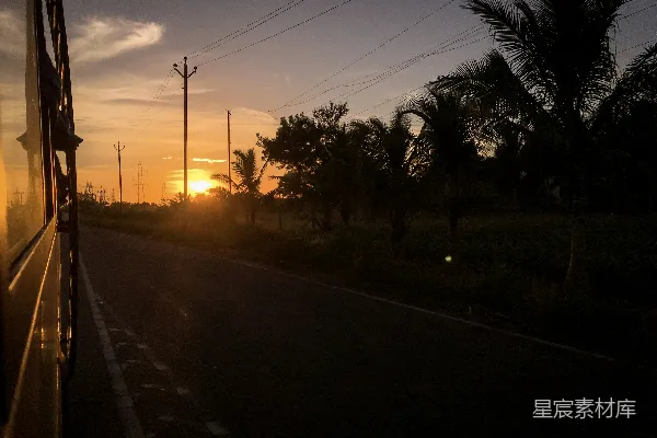 高清摄影 夕阳下的乡村公路