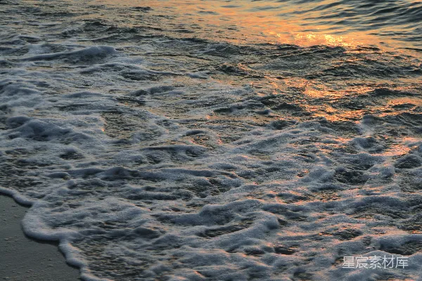 高清摄影 日落时的海滩浪花