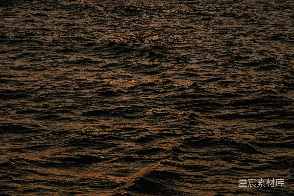 高清摄影 日落时分的海上航行